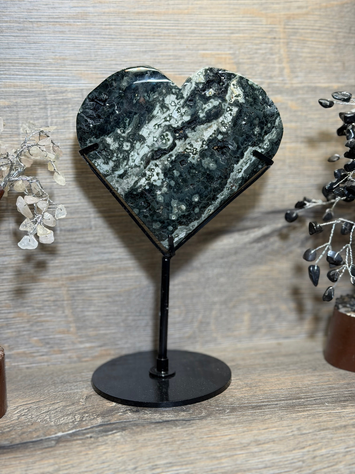 Amazing druzy optical Ocean jasper heart on Stand (OH11)