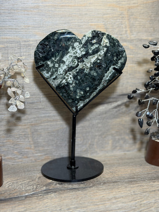 Amazing druzy optical Ocean jasper heart on Stand (OH11)