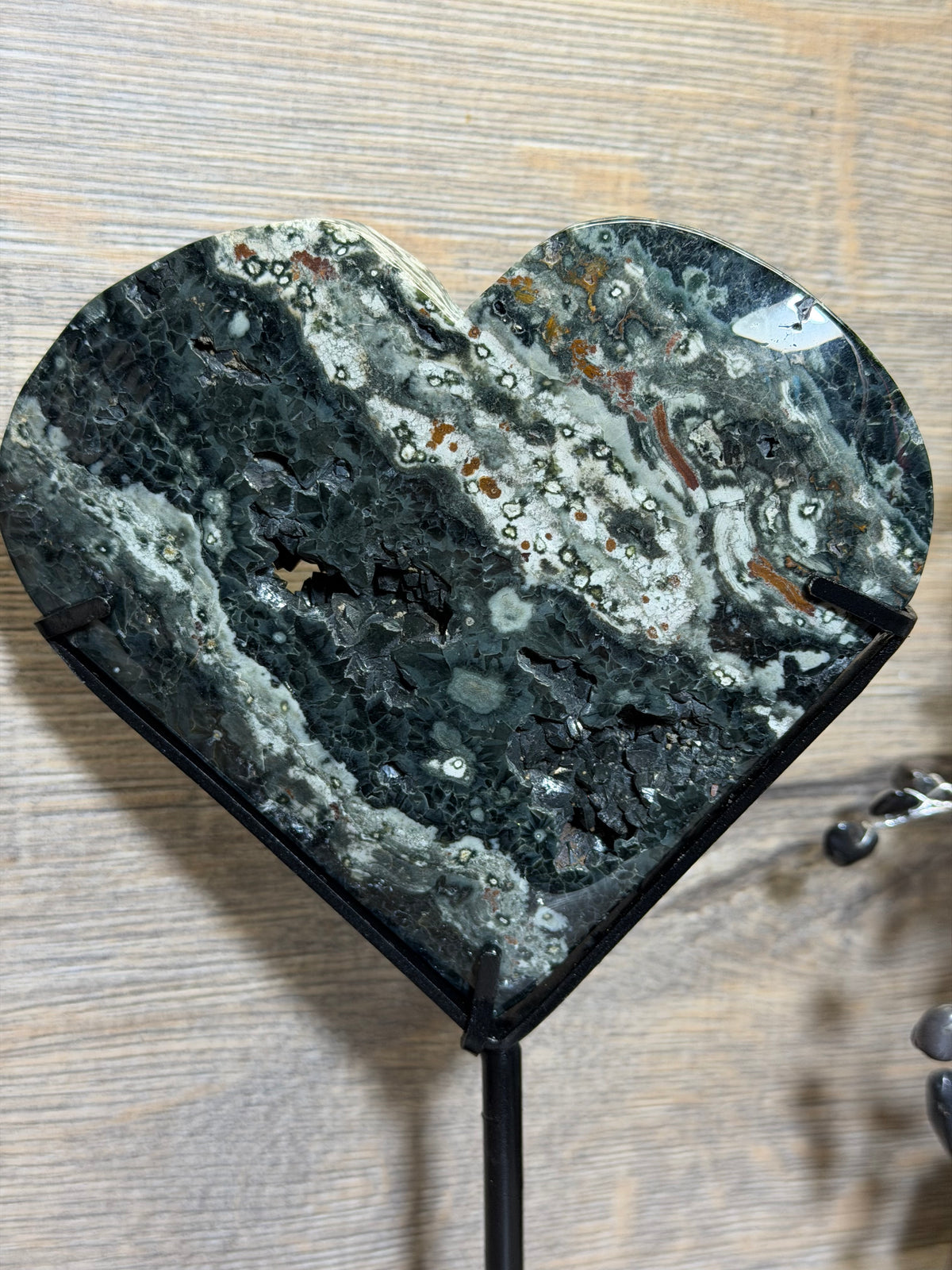Amazing druzy optical Ocean jasper heart on Stand (OH11)