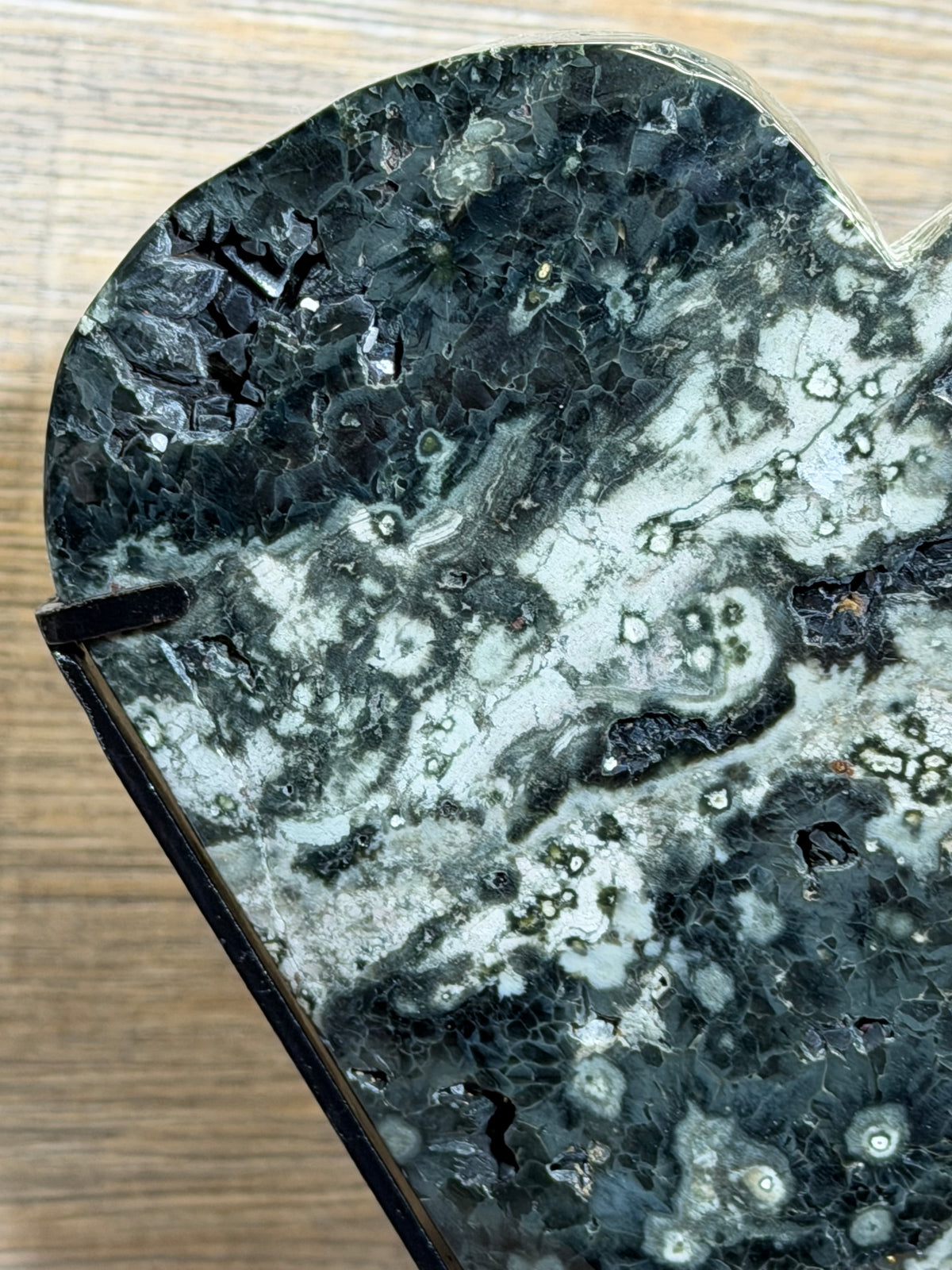 Amazing druzy optical Ocean jasper heart on Stand (OH11)