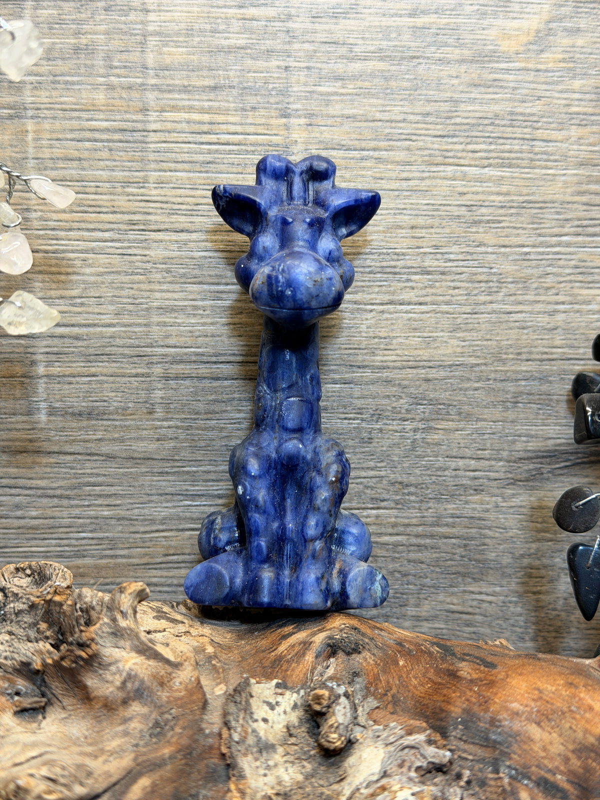Sodalite giraffe carvings (GC02)
