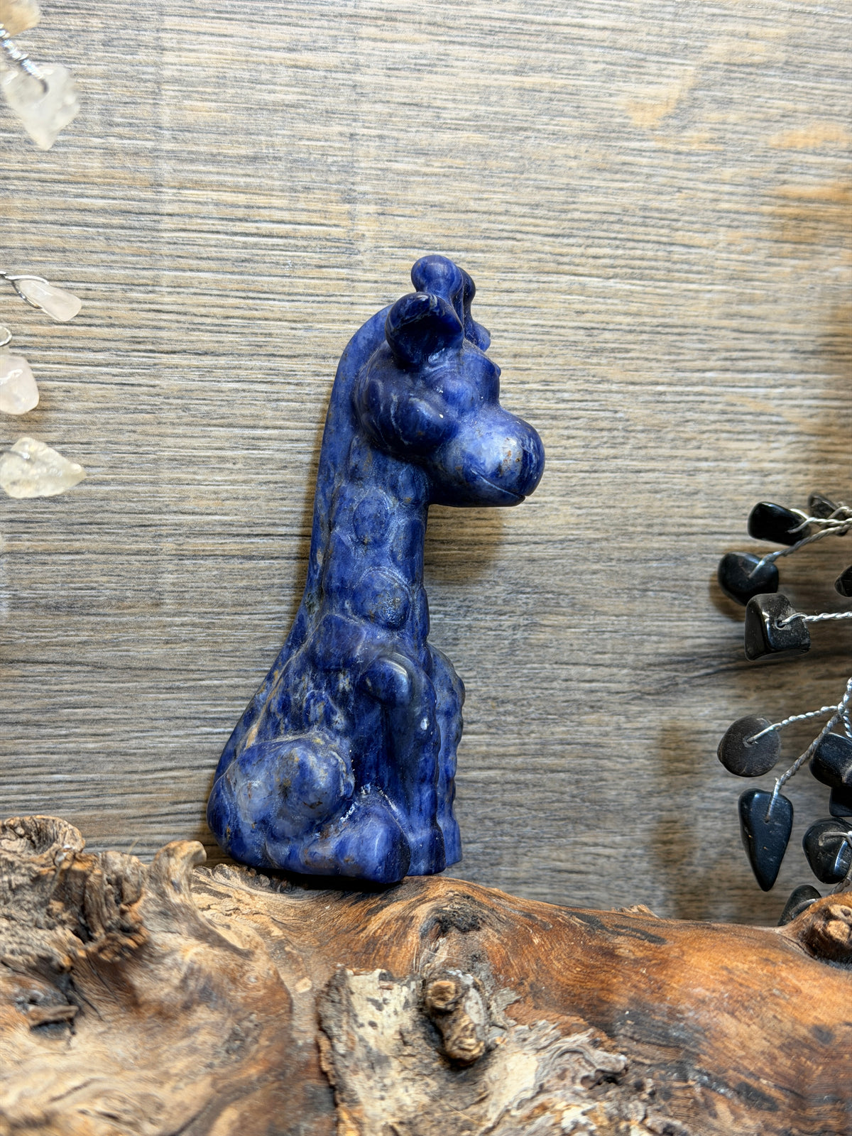 Sodalite giraffe carvings (GC02)