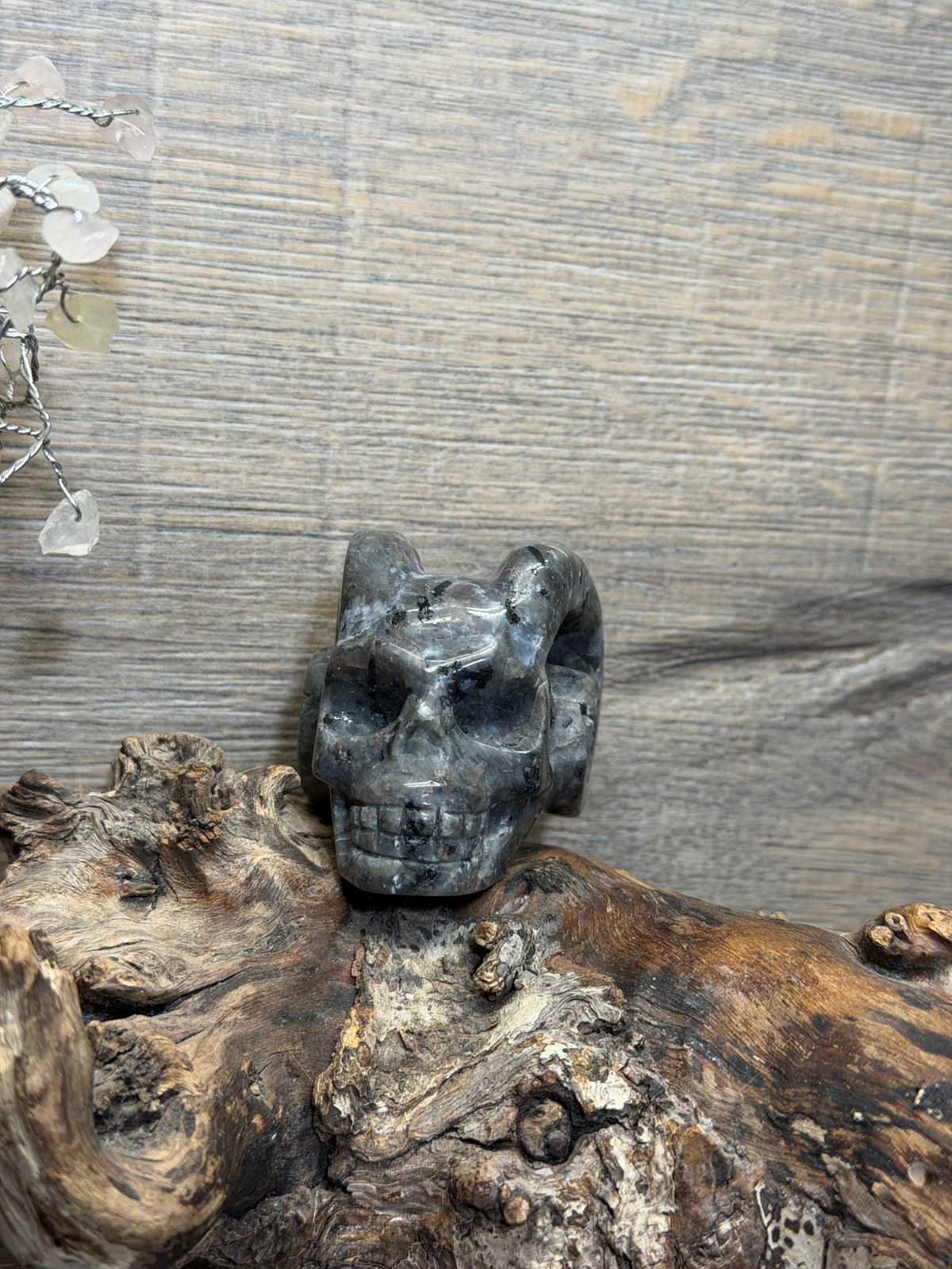 yooperlite skull  carving (SKp101)